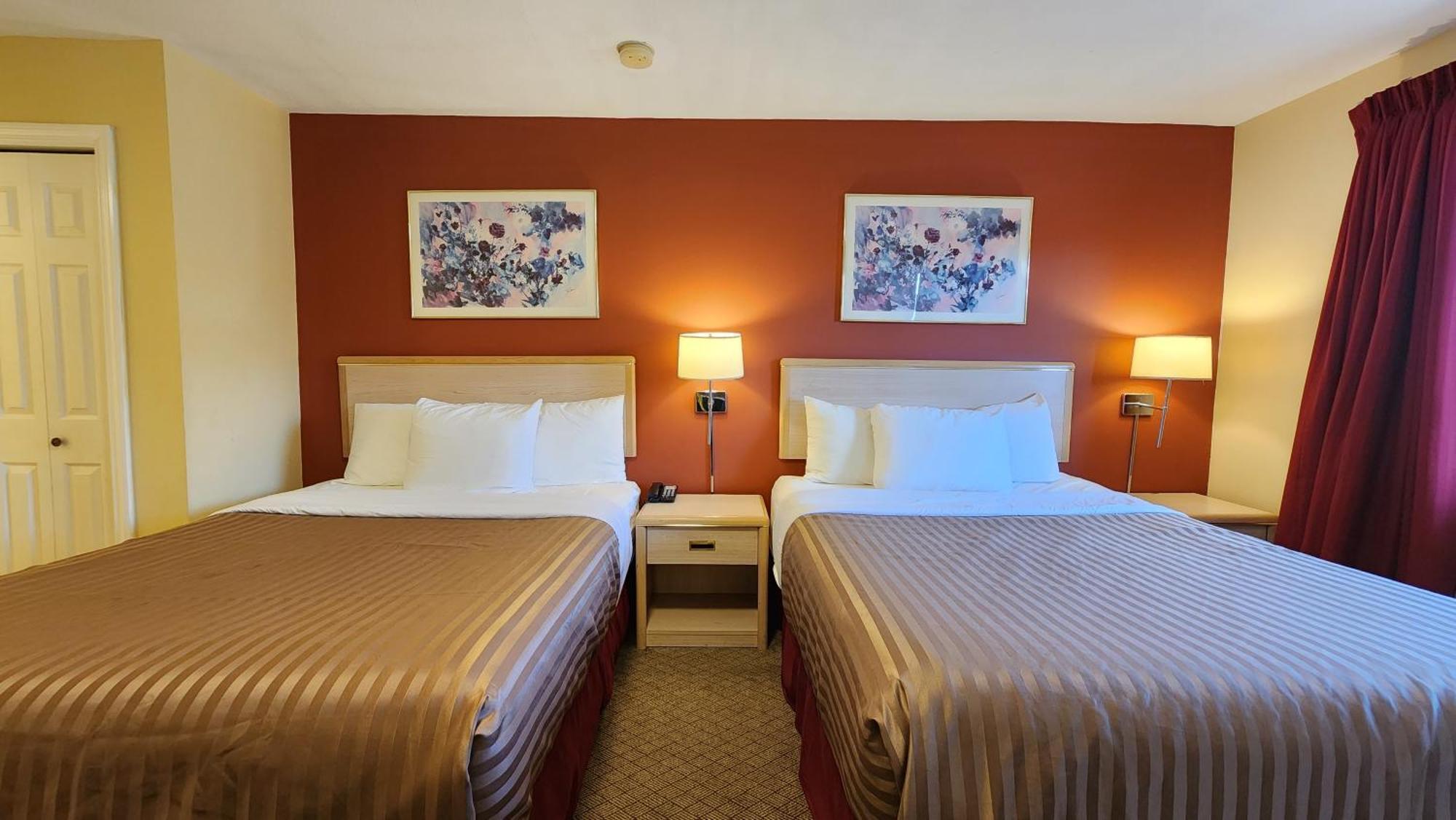 Sahara Courtyard Inn & Suites Osoyoos Zewnętrze zdjęcie