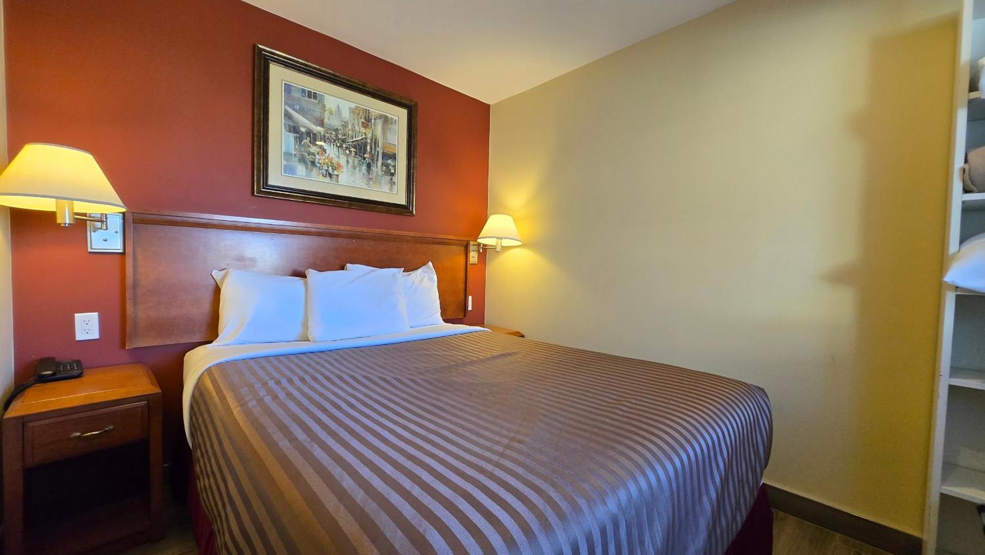 Sahara Courtyard Inn & Suites Osoyoos Zewnętrze zdjęcie
